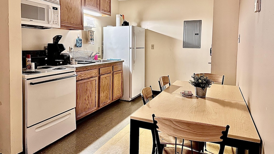 7 Beds Explore Downtown Pittsburgh Large Groups