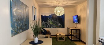 2 Bedroom 2 Bath Downtown Sleeps Six Walkable