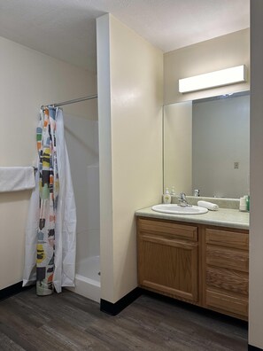 House - Cozy Downtown Apartment TV Walk Everywhere (Pittsburgh)