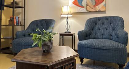 2 Bedroom Downtown Apt City Views Park Walk