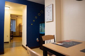 Apartment | 2 bedrooms, Internet - 2 Bedroom Downtown Apt Clean and Safe (Pittsburgh)