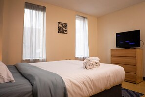 Apartment | 2 bedrooms, Internet - 2 Bedroom Downtown Apt Clean and Safe (Pittsburgh)