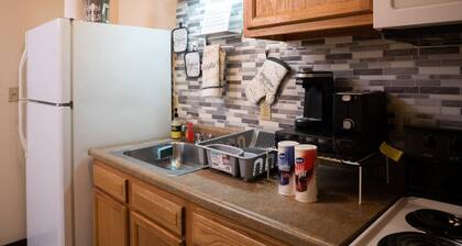 2 Bedroom Downtown Apt Clean and Safe