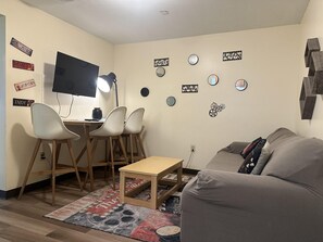 Apartment | 2 bedrooms - 2 Bedroom 2 Bath Heart of Downtown PGH (Pittsburgh)