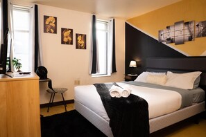 Apartment | 1 bedroom - Amazing Downtown Apt Roku TV Walk Everywhere (Pittsburgh)