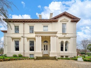 Exterior - Pass the Keys | The King Room *Free Parking* (Manchester)