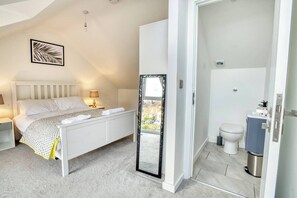 3 chambres, fer et planche à repasser, accès au Wi-Fi (inclus)