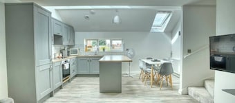 Pass the Keys | Motherby 6 · Town House with Free Parking