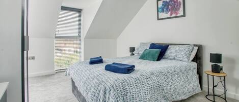 3 quartos, ferros/tábuas de passar roupa, Wi-Fi de cortesia