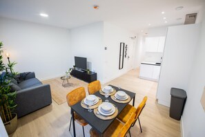 Apartment - Alphabet 1 BR Apartment Ss177 (Rotterdam)