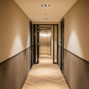 Apartment | Iron/ironing board