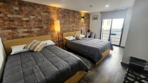 豪華客房, 城市景觀 | 高級寢具、客房內保險箱、書桌、筆電工作空間