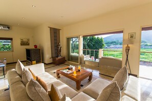 Villa, Smoking | 3 bedrooms - Viola Pool Villa in Rawai (Rawai)