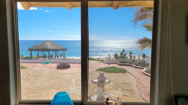 House, Accessible - Casa Evita 4 Bedroom Beachfront Home (Puerto Peñasco)