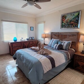 3 bedrooms, Internet - Casa Evita 3 Bedroom Beachfront Home (Puerto Peñasco)