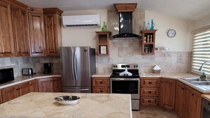 House, Accessible - Casa Evita 3 Bedroom Beachfront Home (Puerto Peñasco)