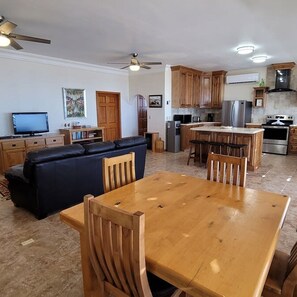 3 bedrooms, Internet - Casa Evita 3 Bedroom Beachfront Home (Puerto Peñasco)
