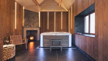 3 عدّة غرف نوم وخدمة الإنترنت