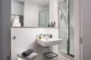 Apartment | 2 Schlafzimmer, Schreibtisch, Bügeleisen/Bügelbrett, Internetzugang