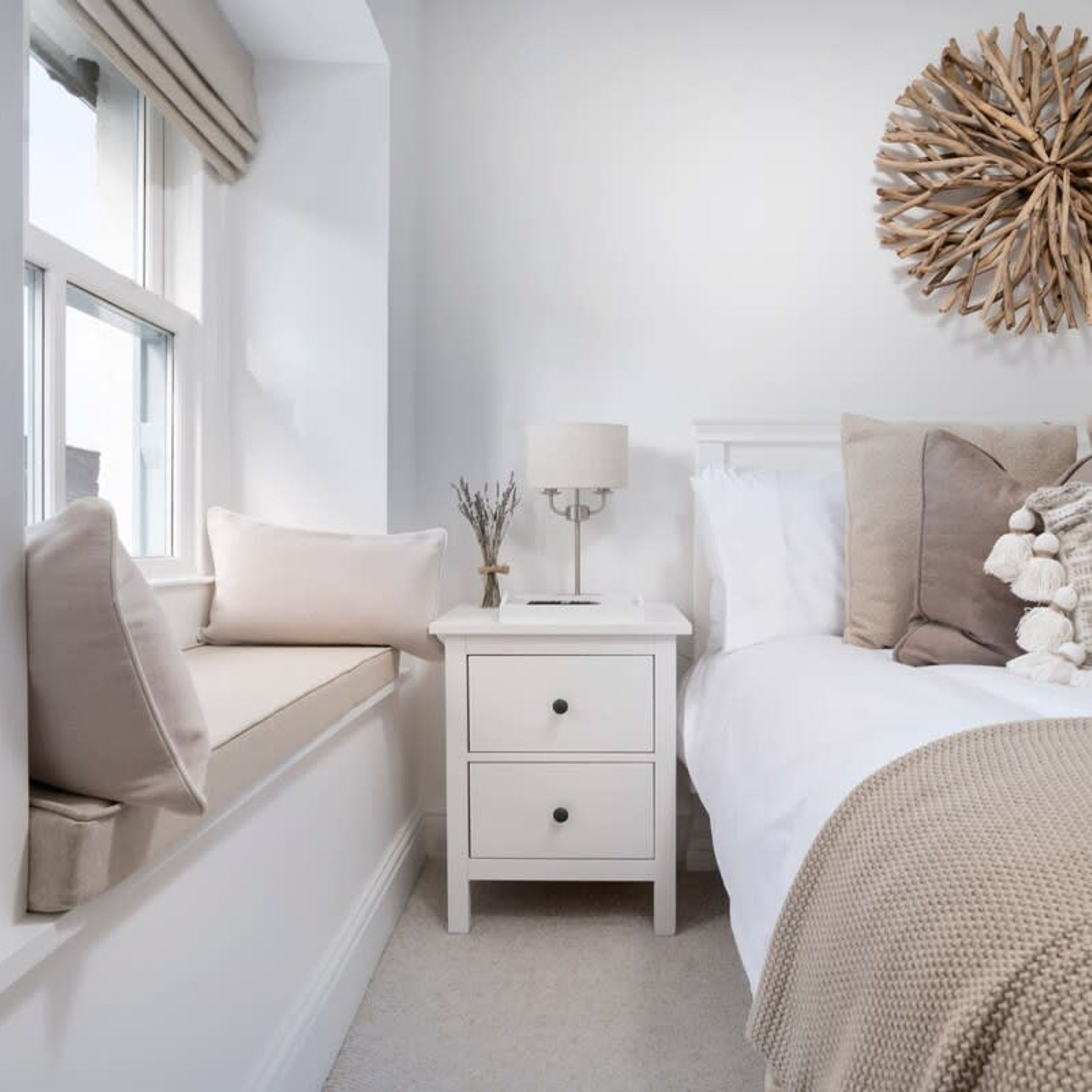 3 bedrooms, desk, iron/ironing board, Internet