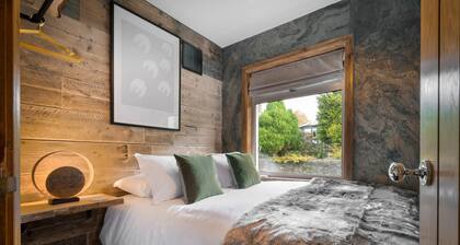 Ellerthwaite Place- 2 Bedroom House With Hot Tub