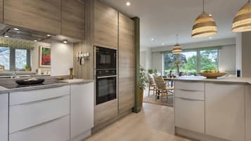 House | 3 bedrooms, desk, soundproofing, iron/ironing board