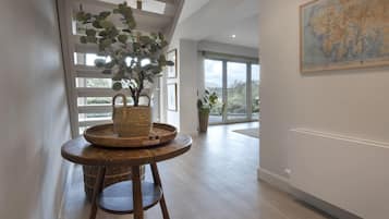 House | 3 bedrooms, desk, soundproofing, iron/ironing board