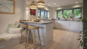 3 bedrooms, desk, soundproofing, iron/ironing board