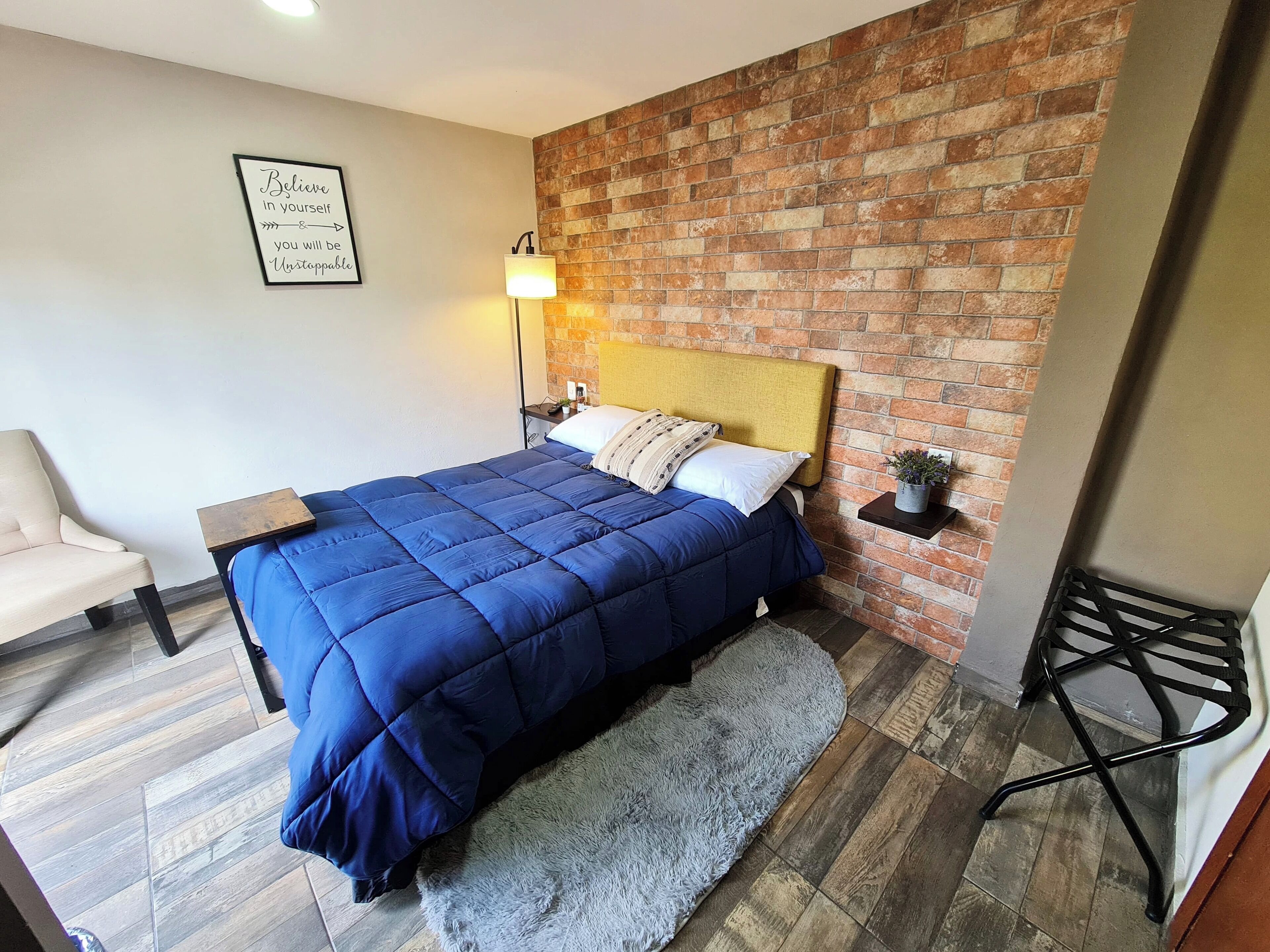 Habitación Deluxe, balcón, vista a la ciudad | 1 habitación y ropa de cama de alta calidad 