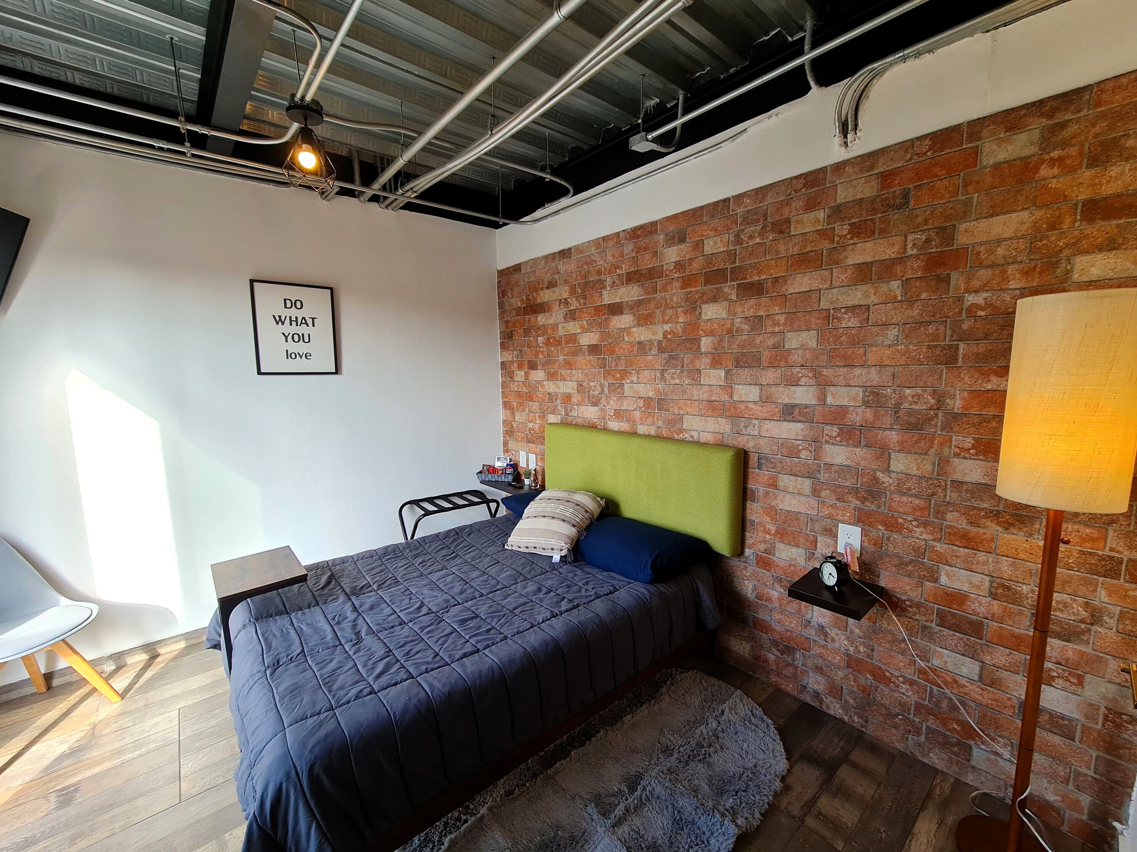 Habitación Deluxe, balcón, vista a la ciudad | 1 habitación y ropa de cama de alta calidad 