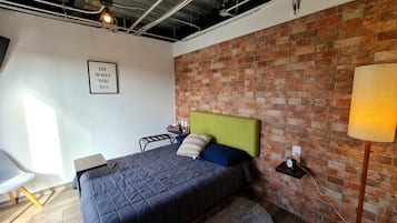 Habitación Deluxe, balcón, vista a la ciudad | 1 habitación y ropa de cama de alta calidad