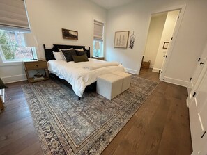 5 makuuhuonetta, silitysrauta/-lauta, vauvan matkasänky, Wi-Fi