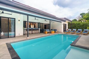 Outdoor pool - NEW Luxury Home Steps from a Premier Beach (Uvita)