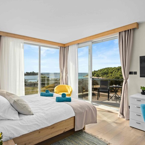 Villa Palma - Seaside Luxury Villa for 6 Person