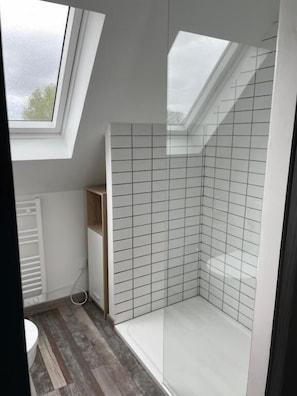 Apartment, 1 Bedroom, Non Smoking | Bathroom - L'Auberge de papa (Auzouville-sur-Ry)