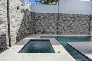 Apartment | 3 bedrooms - Jacuzzi Loft and Pool Glencoe Townhome (Diego Martin)