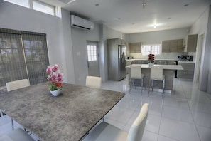 Apartamento | 3 quartos, acesso à internet de alta velocidade