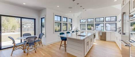 House | 6 bedrooms, Internet