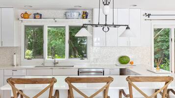 House | 5 bedrooms, Internet