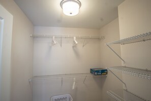 Appartement, toegankelijk voor mindervaliden | Een strijkplank/strijkijzer