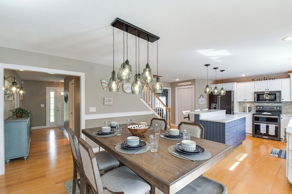 Rock Island Vacation Rental | 3BR | 3.5BA | 3,200 Sq Ft | Stairs Required