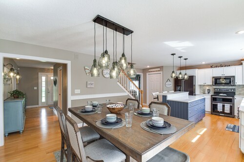 Rock Island Home w/ Private Yard & Fire Pit Table!