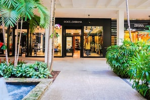 House | Exterior - ONE Bedroom Apartment (Miami Beach)