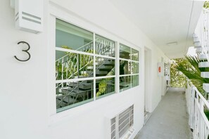 House | 1 bedroom - ONE Bedroom Apartment (Miami Beach)