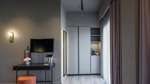 슈피리어 트리플룸, 침대(여러 개), 공원 전망 (1 Queen + 1 bed) | 이집트산 면 시트, 고급 침구, 메모리폼 침대, 객실 내 금고