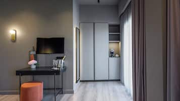 Superior Triple Room, Multiple Beds, Park View (1 Queen + 1 bed) | Egyptian cotton sheets, premium bedding, memory-foam beds, in-room safe