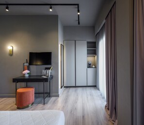 Superior driepersoonskamer, Meerdere bedden, uitzicht op park (1 Queen + 1 bed) | Lakens van Egyptisch katoen, luxe beddengoed