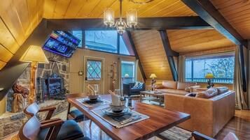 Smart-TV, Kamin, BĂŒcher