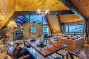 スマートテレビ、暖炉、書庫