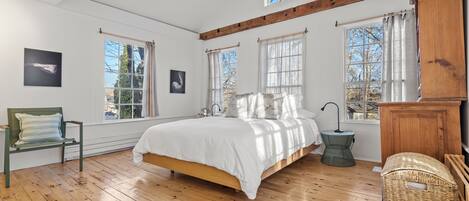 1 bedroom, iron/ironing board, Internet, bed sheets